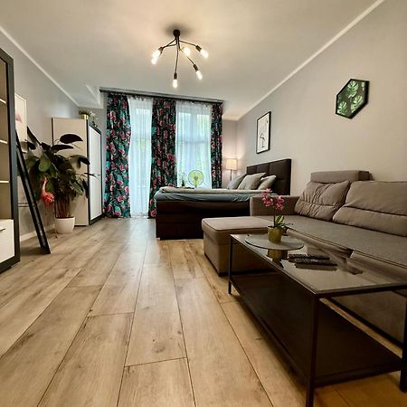 Apartament Flaming Z Balkonem - Scisle Centrum Naprzeciwko Pkp I Pks - Self Check In - Darmowy Parking - Pozne Wymeldowanie - Wystawiamy Fv Opole Exterior photo